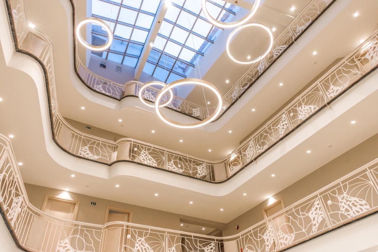 Emerald Suites ฟลอรินา ภายนอก รูปภาพ