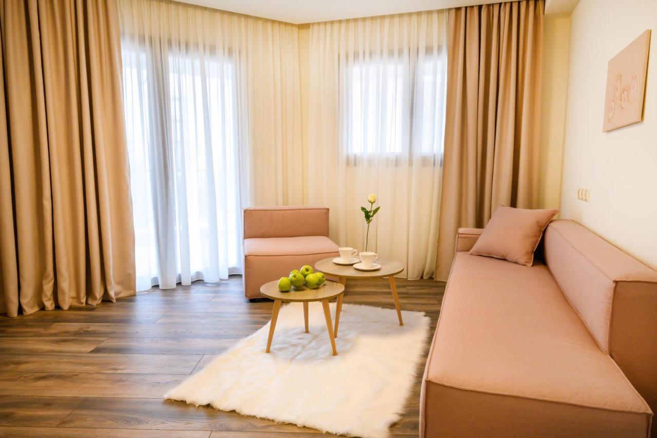 Emerald Suites ฟลอรินา ภายนอก รูปภาพ